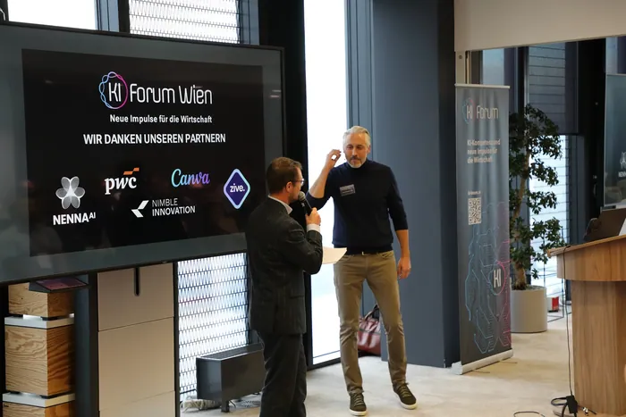Diskussion im Vortragssaal